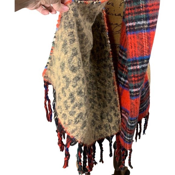 STEVE MADDEN Plaid & Animal Print Chunky Reversible Blanket Wrap Scarf‎ - OS - Picture 10 of 12